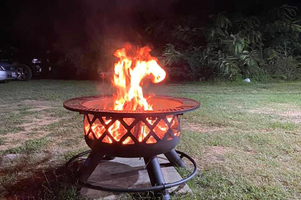 Picnic Tables and Fire Pits Icon